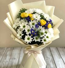 Букет цветов из:  Ирисы, Хризантемы и Розы в Преградном
