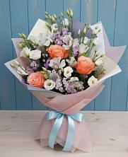 Букет цветов из:  Лизиантусы, Розы, Альстромерии и Гипсофила в Преградном